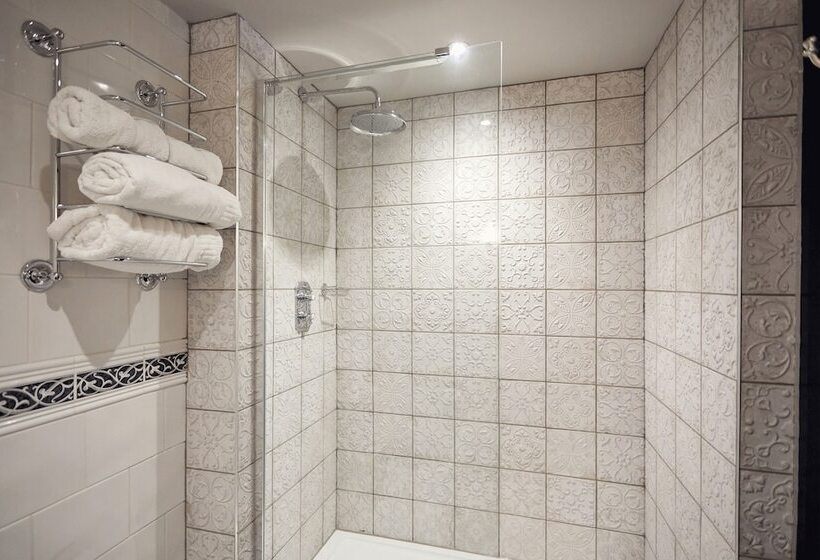 בית מלון כפרי The Fleece At Cirencester