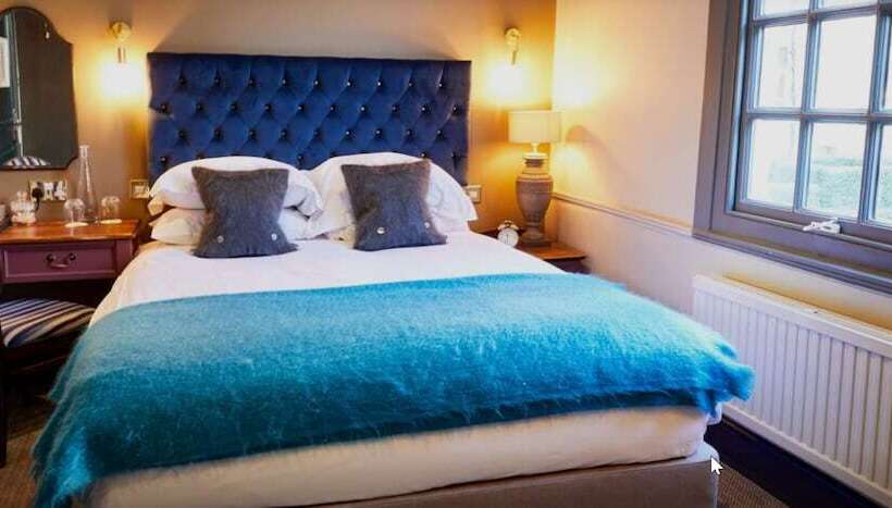 בית מלון כפרי The Fleece At Cirencester