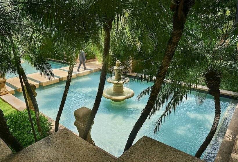 בית מלון כפרי The Great Duke Phnom Penh