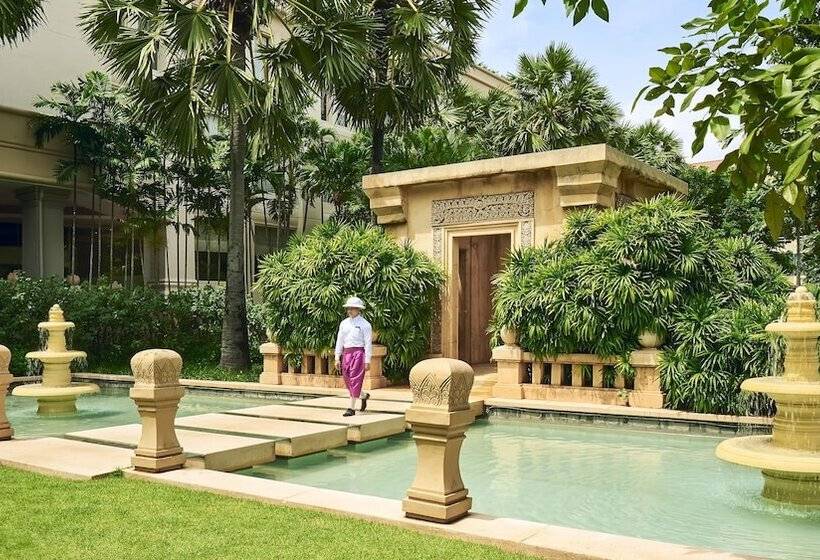 בית מלון כפרי The Great Duke Phnom Penh