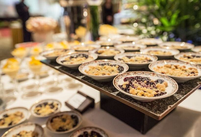 בית מלון כפרי The Great Duke Phnom Penh