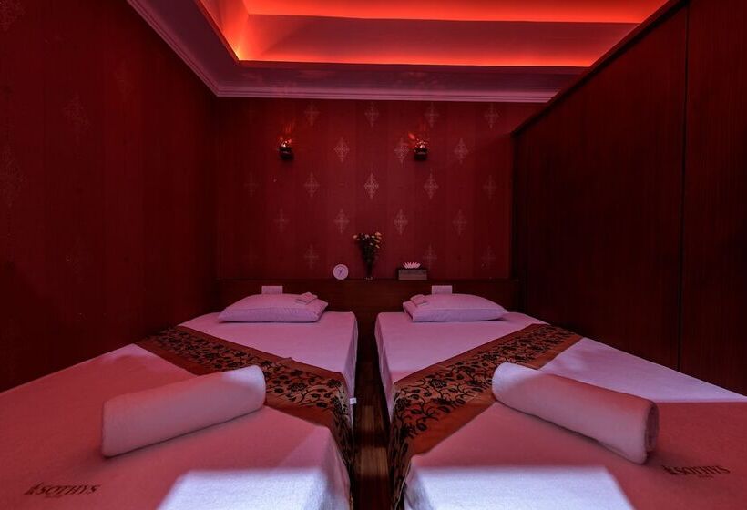 בית מלון כפרי The Great Duke Phnom Penh