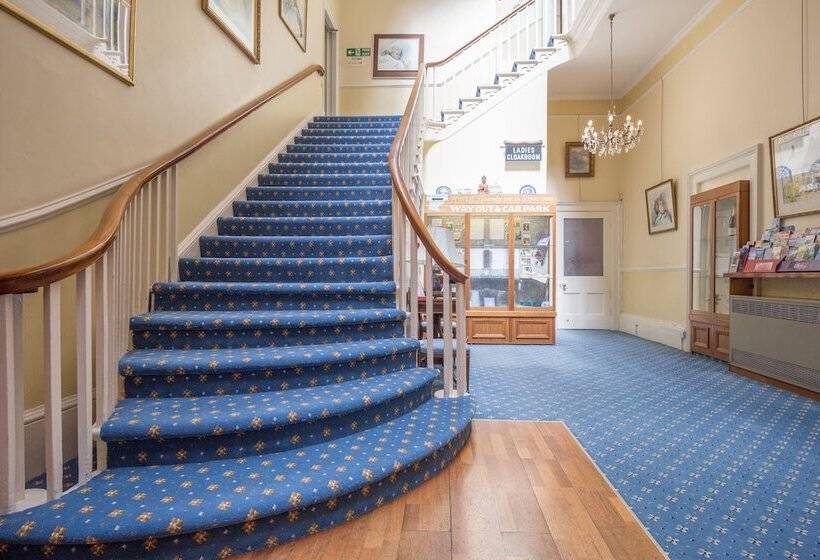 בית מלון כפרי The Queens