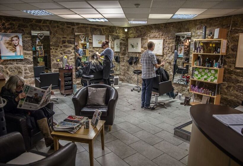 בית מלון כפרי The Queens