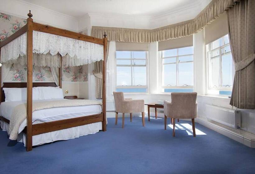 בית מלון כפרי The Queens