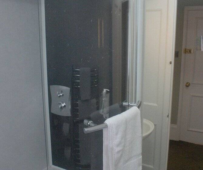 فندق The Radnorshire Arms