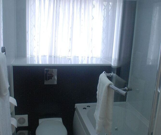 فندق The Radnorshire Arms