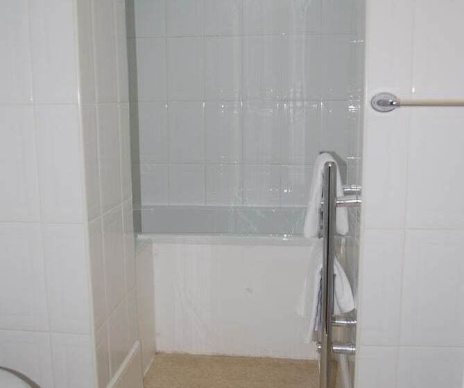 فندق The Radnorshire Arms