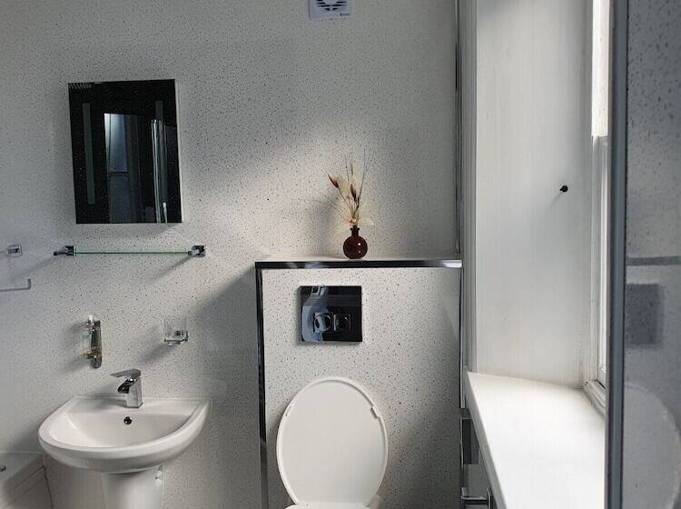 فندق The Radnorshire Arms