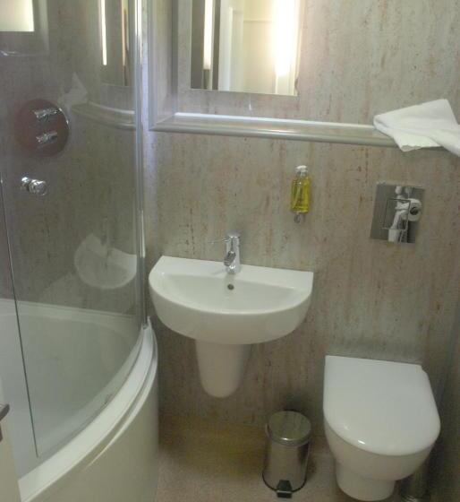 فندق The Radnorshire Arms