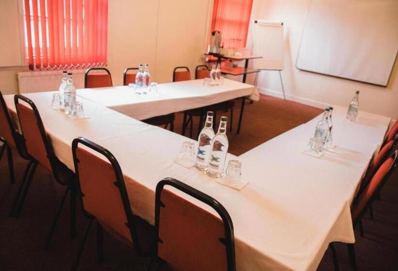 בית מלון כפרי The Red Lion