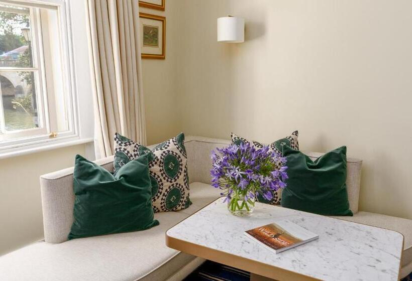 Отель The Relais Henley