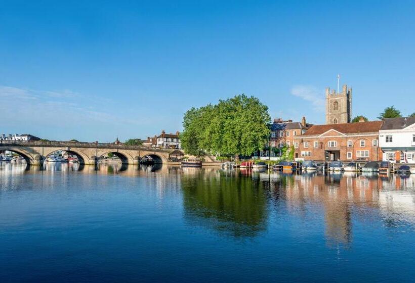 Отель The Relais Henley