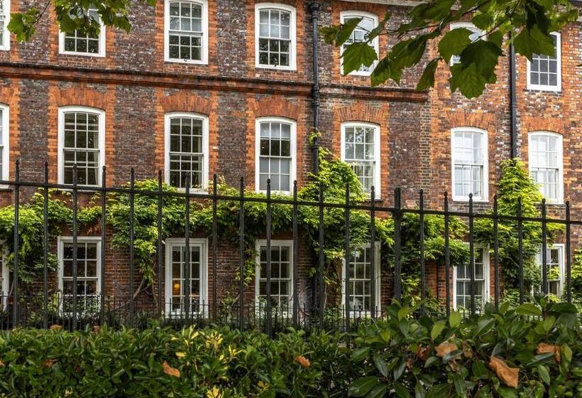 Отель The Relais Henley