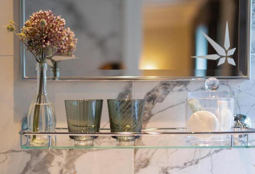 Отель The Relais Henley