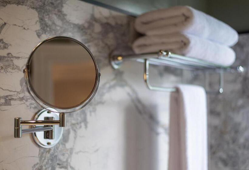 Отель The Relais Henley