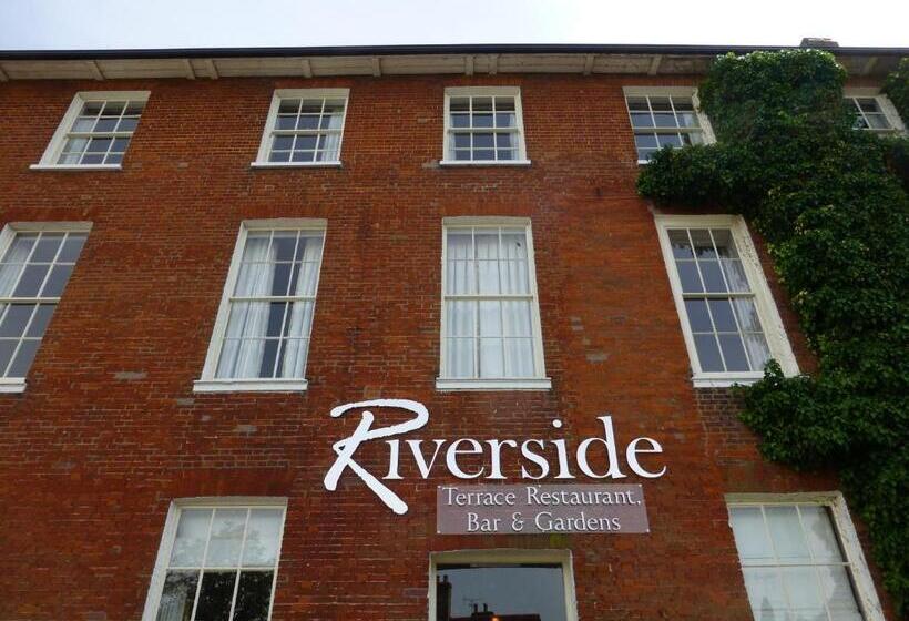 Отель The Riverside House
