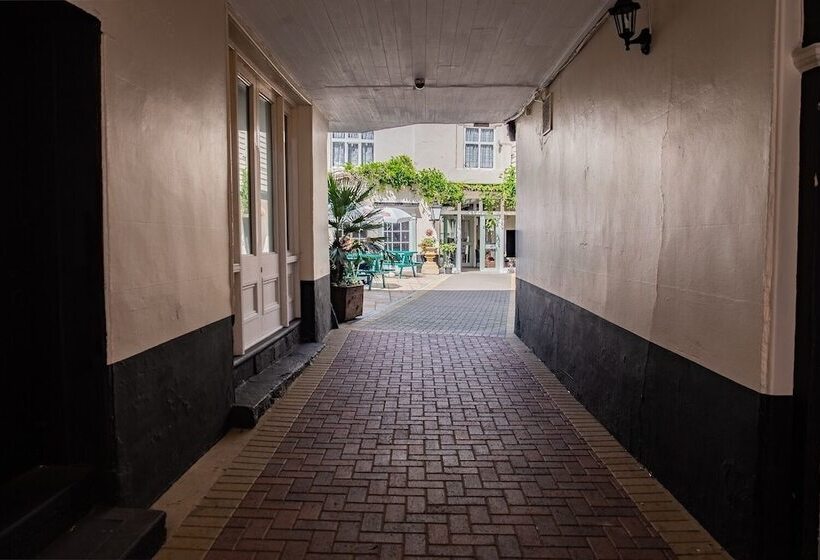 호텔 The Rose And Crown