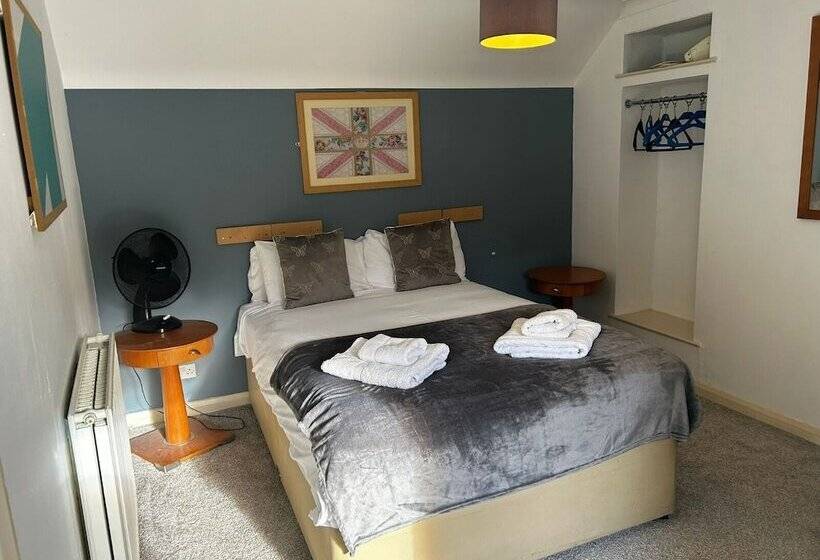 호텔 The Rose And Crown