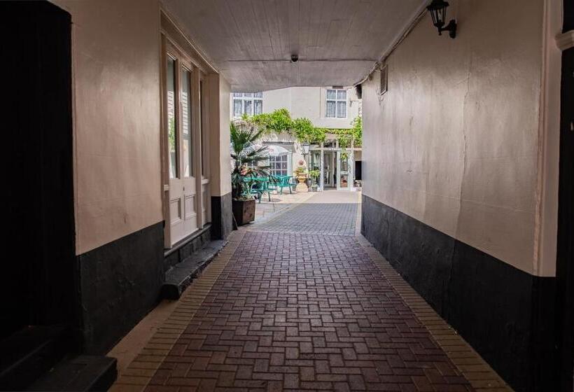 호텔 The Rose And Crown