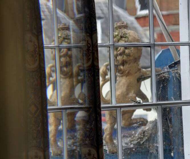 酒店 The Rose & Crown