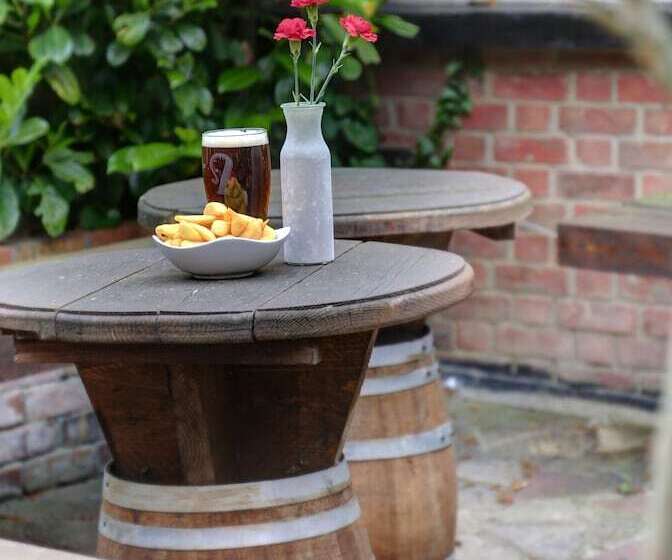 酒店 The Rose & Crown