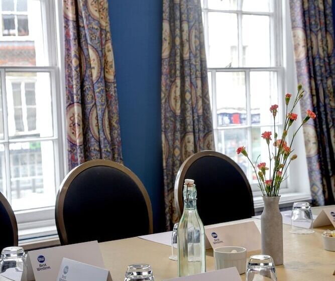 酒店 The Rose & Crown