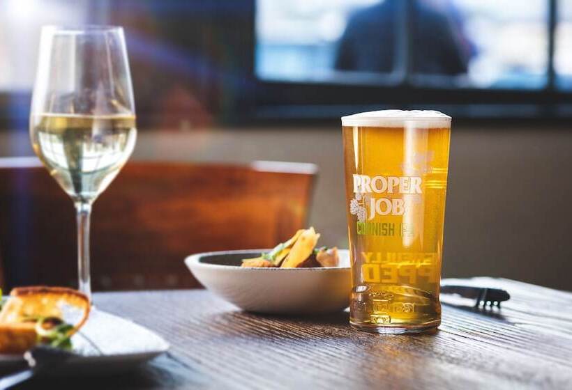 هتل The Royal Castle