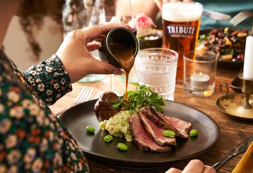 هتل The Royal Castle