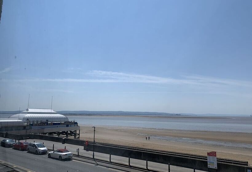 ホテル The Royal Clarence