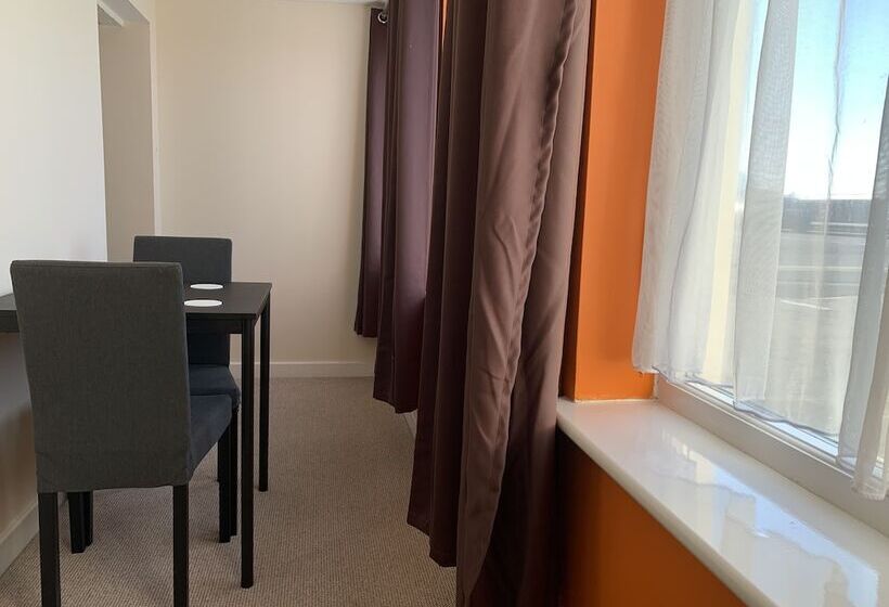 ホテル The Royal Clarence