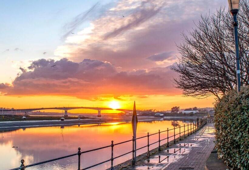 酒店 The Royal & Fortescue