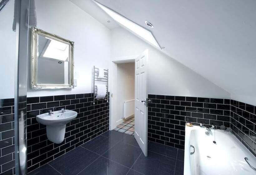 فندق The Royal George