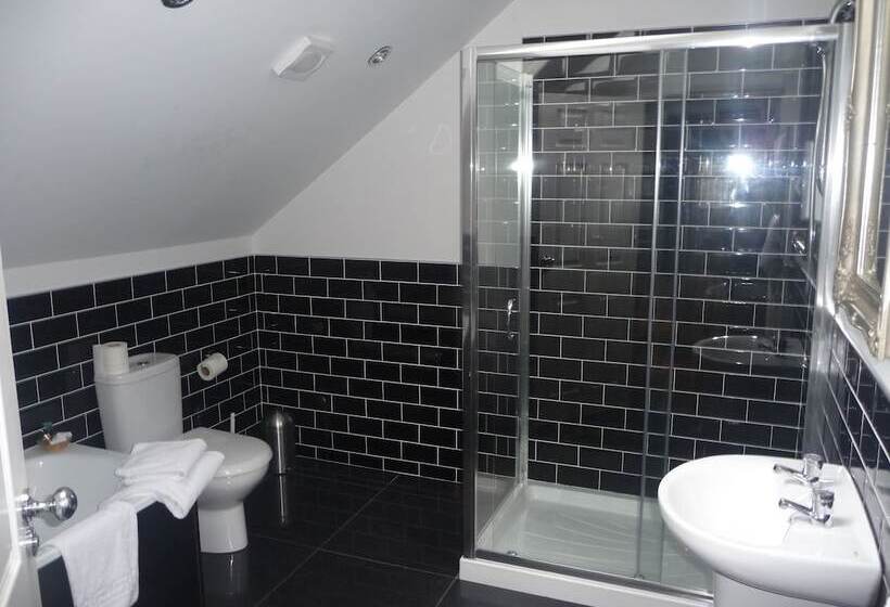 فندق The Royal George