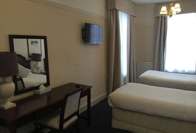 فندق The Royal George