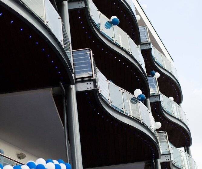 酒店 The Royal Yacht