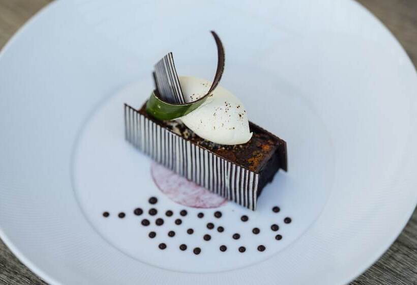 ホテル Sherbrooke Castle