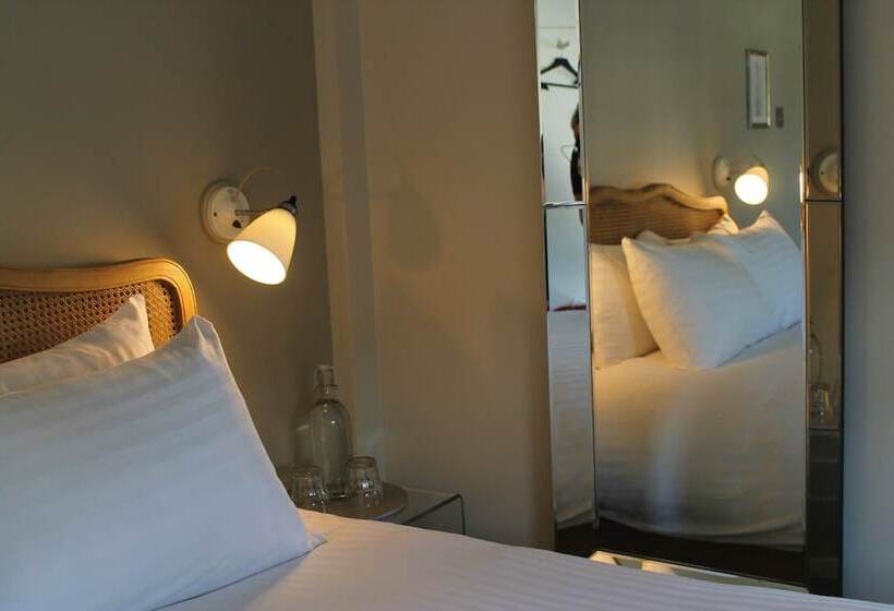 فندق The Ship Inn