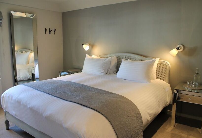 فندق The Ship Inn