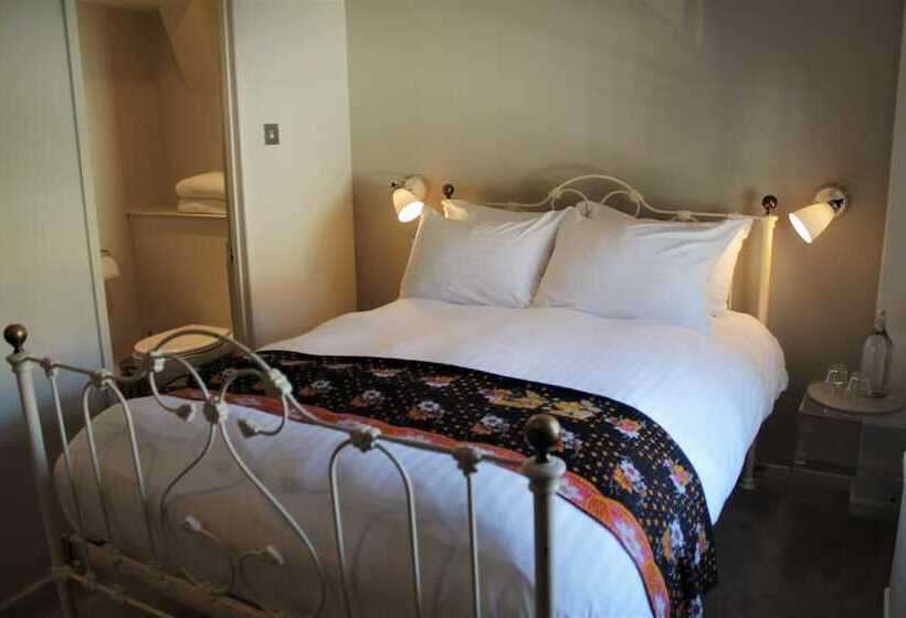 فندق The Ship Inn