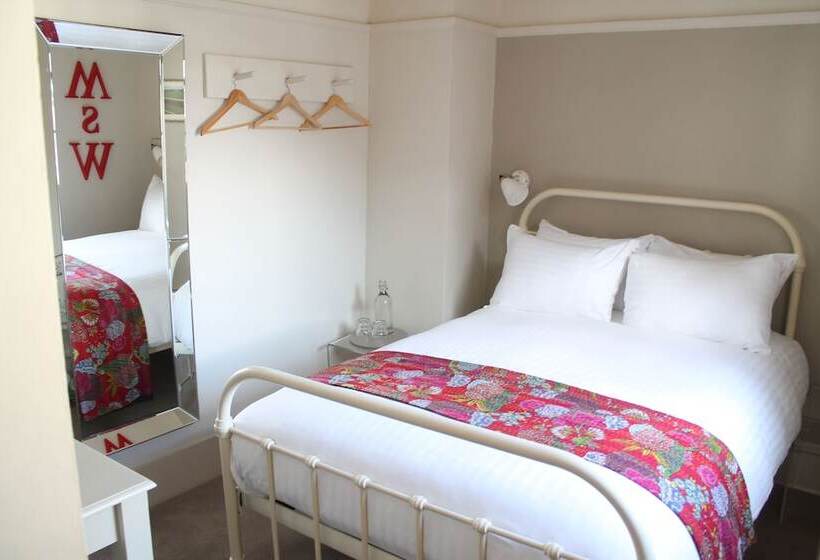 فندق The Ship Inn