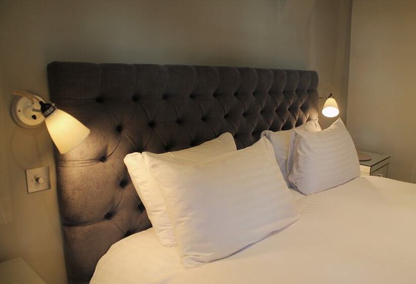 فندق The Ship Inn