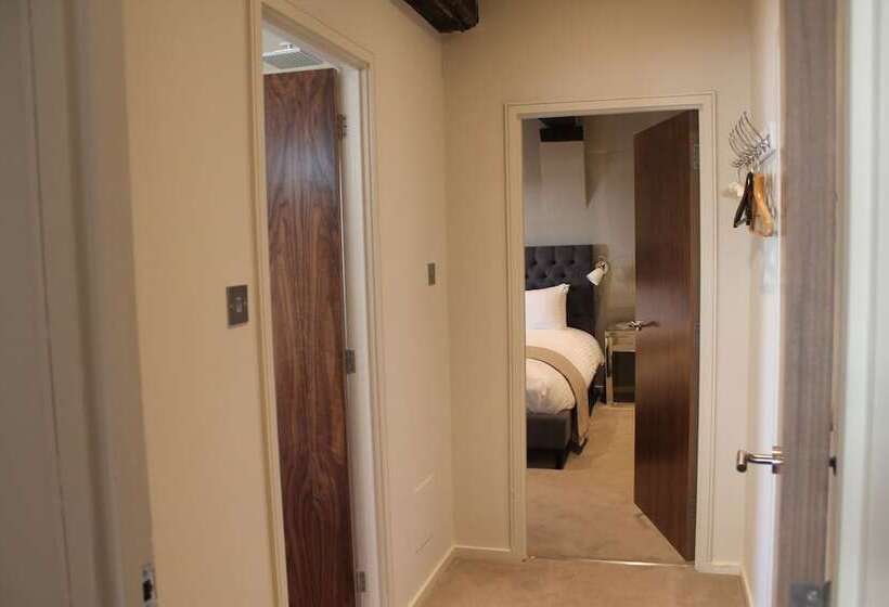 فندق The Ship Inn