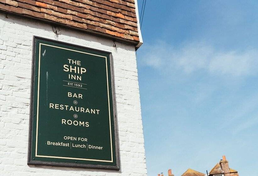 فندق The Ship Inn