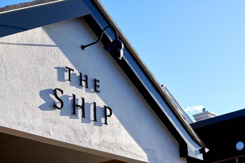فندق The Ship