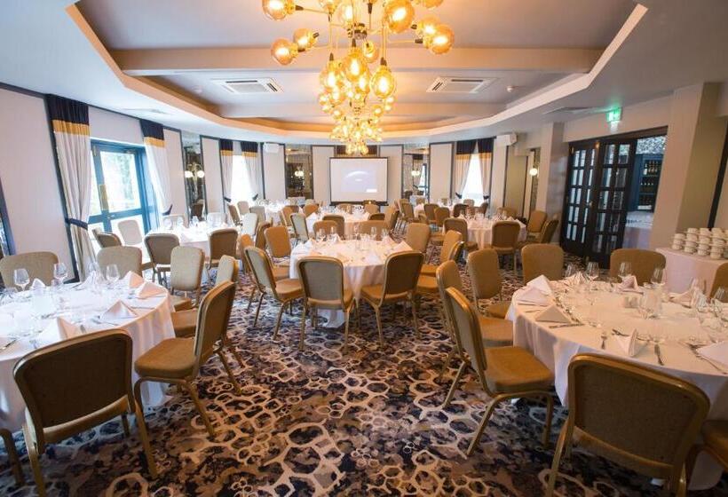 Отель The Stanneylands