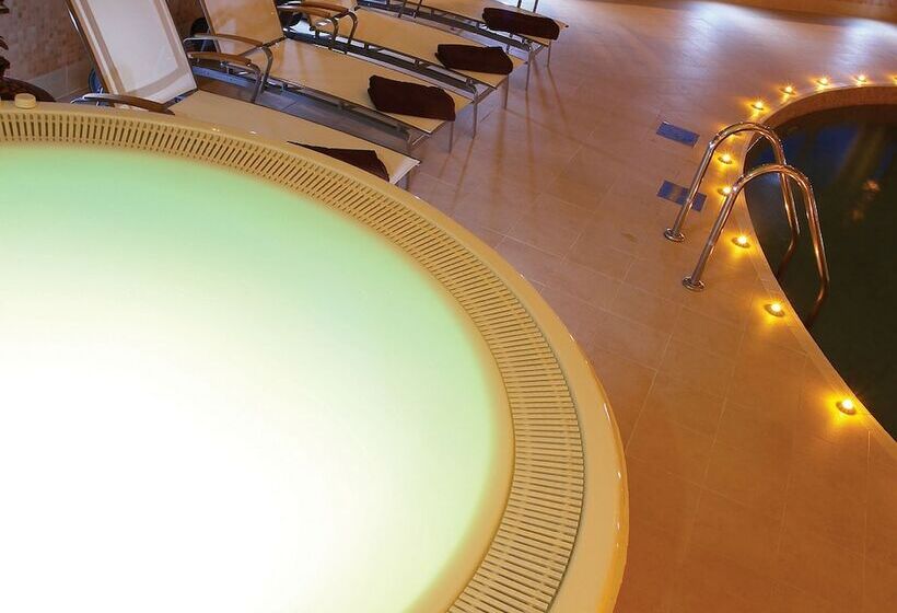 The Vineyard Hotel & Spa