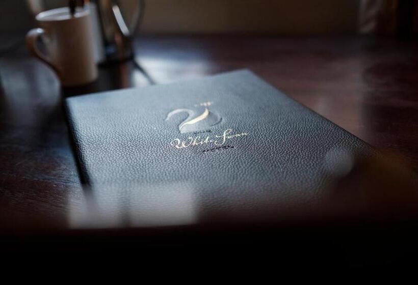 Отель The White Swan
