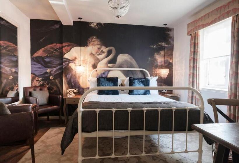 Отель The White Swan