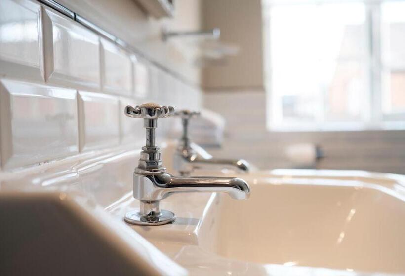 Отель The White Swan